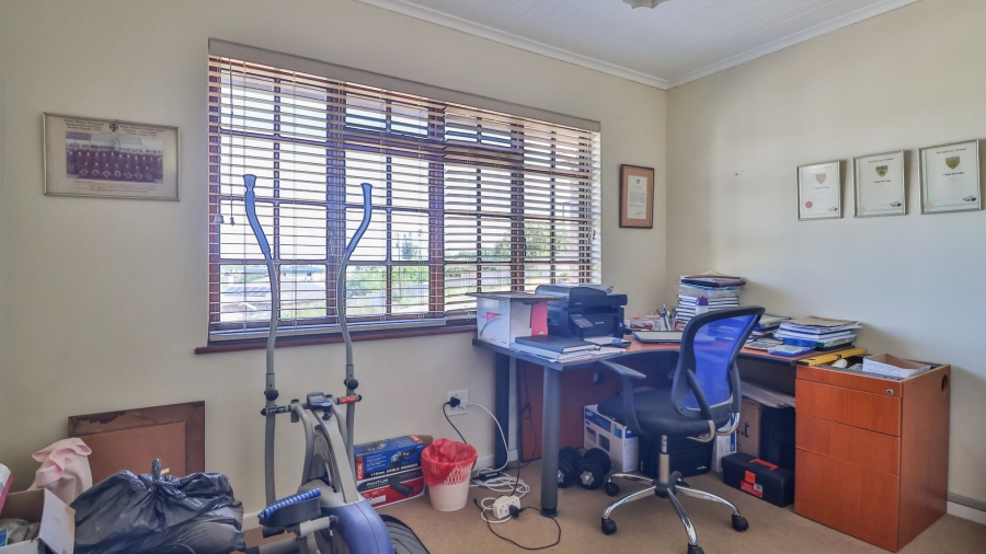 5 Bedroom Property for Sale in Stilbaai Wes Western Cape